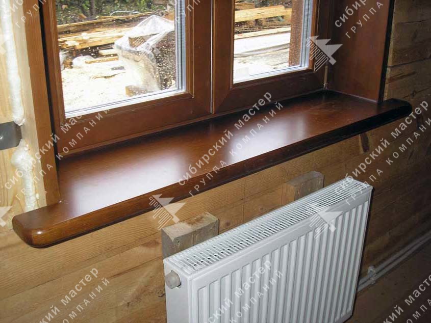 Деревянные окна с откосами подоконникам